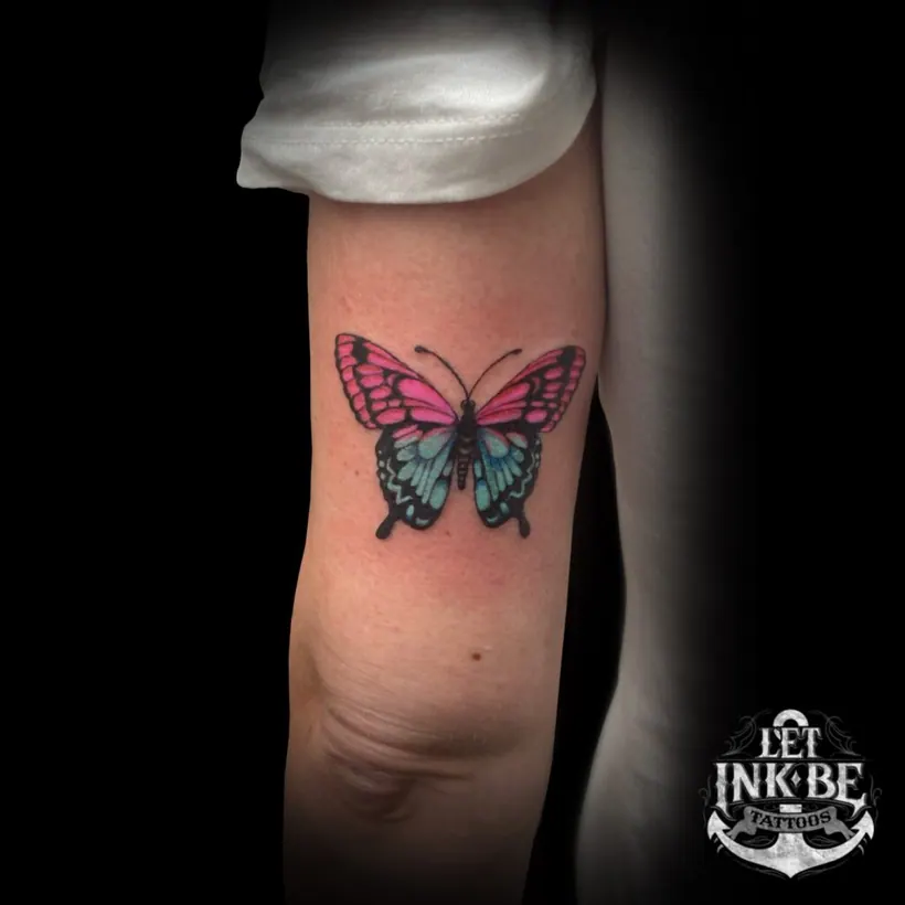animal tattoo vlinder
