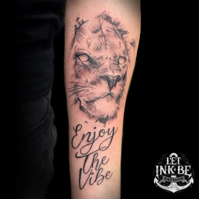 animal tattoo leeuw