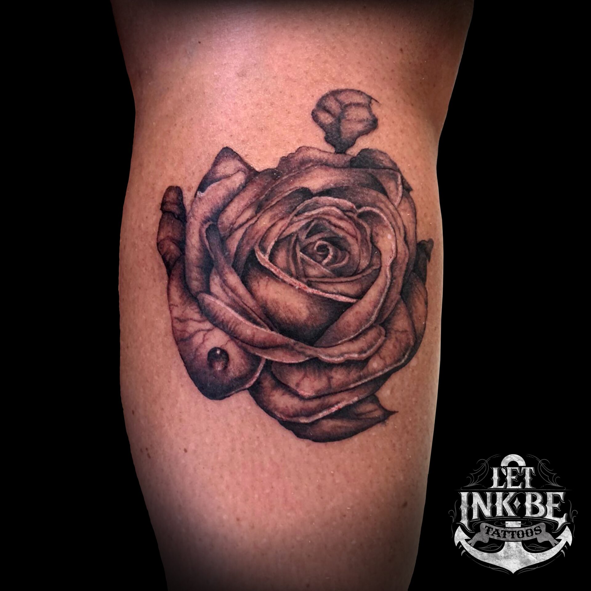 Tekenen en voorbereiden in de tattoo studio